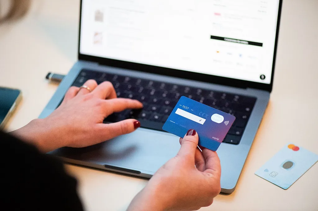 Кэшбэк 30% от Т-Банка: разбираемся, насколько это выгодно для вашего бюджета