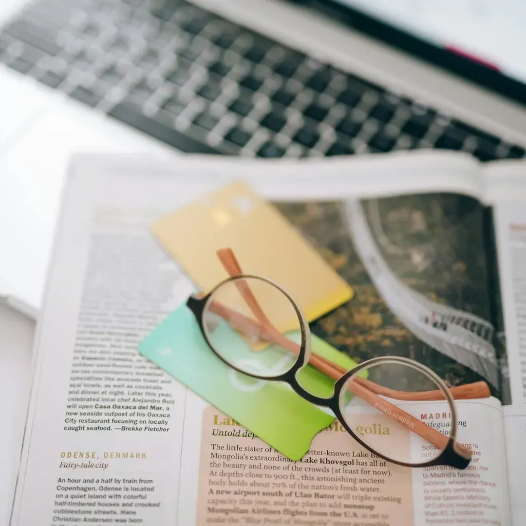 На юношу завели дело за продажу банковской карты