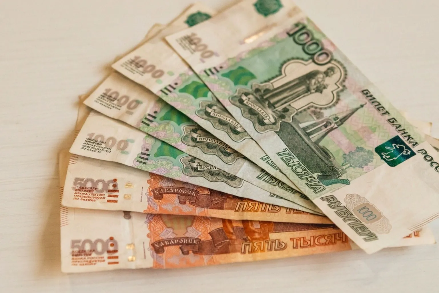 Почему пара с доходом 6000 рублей не может накопить на отпуск: анализ бюджета